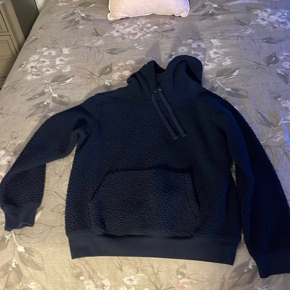 Gap in a fuzzy material in a size small